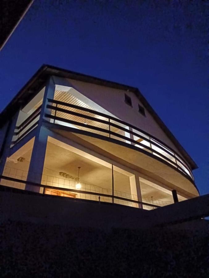 Отель Casa Rasaritul Soarelui Sarichioi Экстерьер фото
