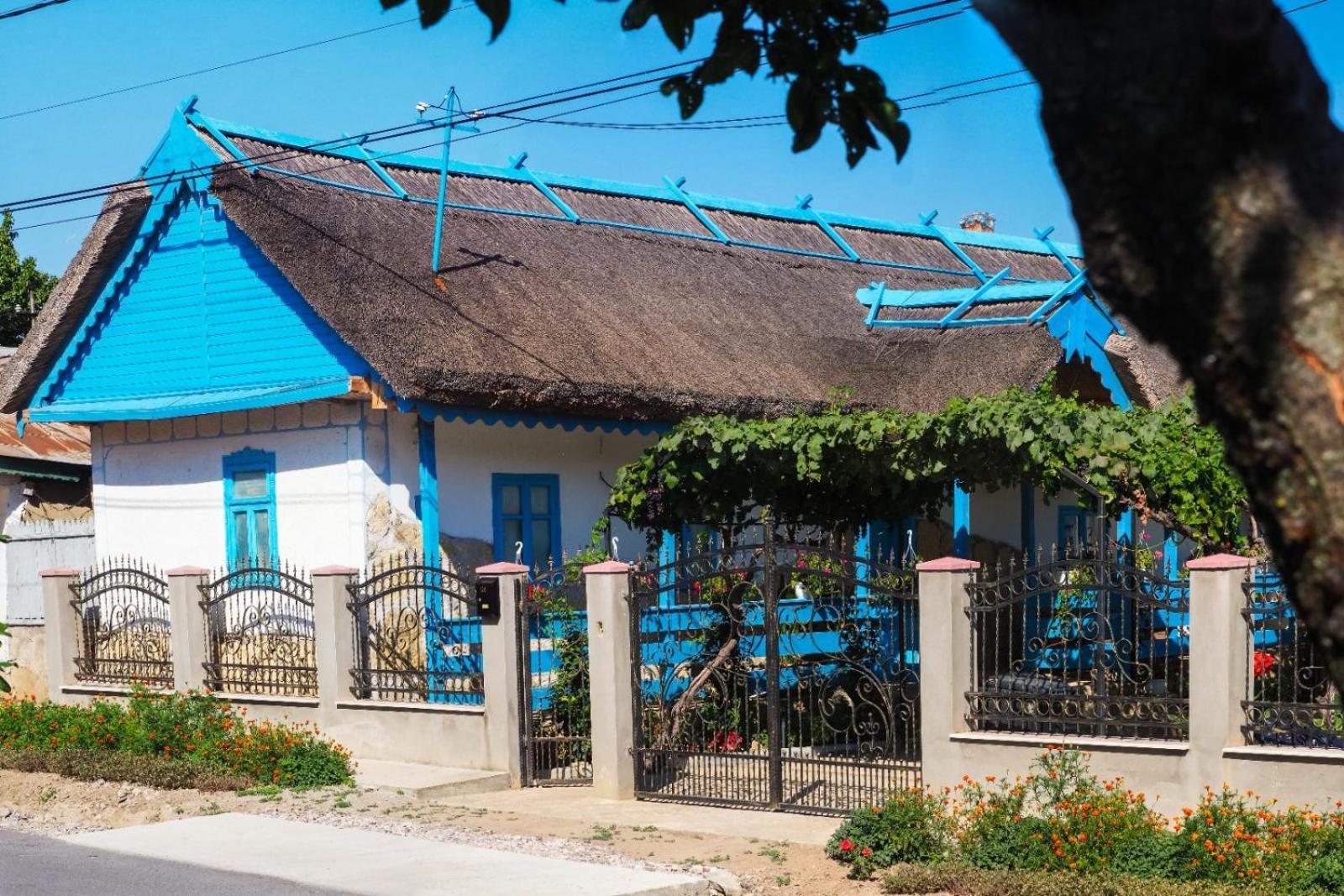 Отель Casa Rasaritul Soarelui Sarichioi Экстерьер фото