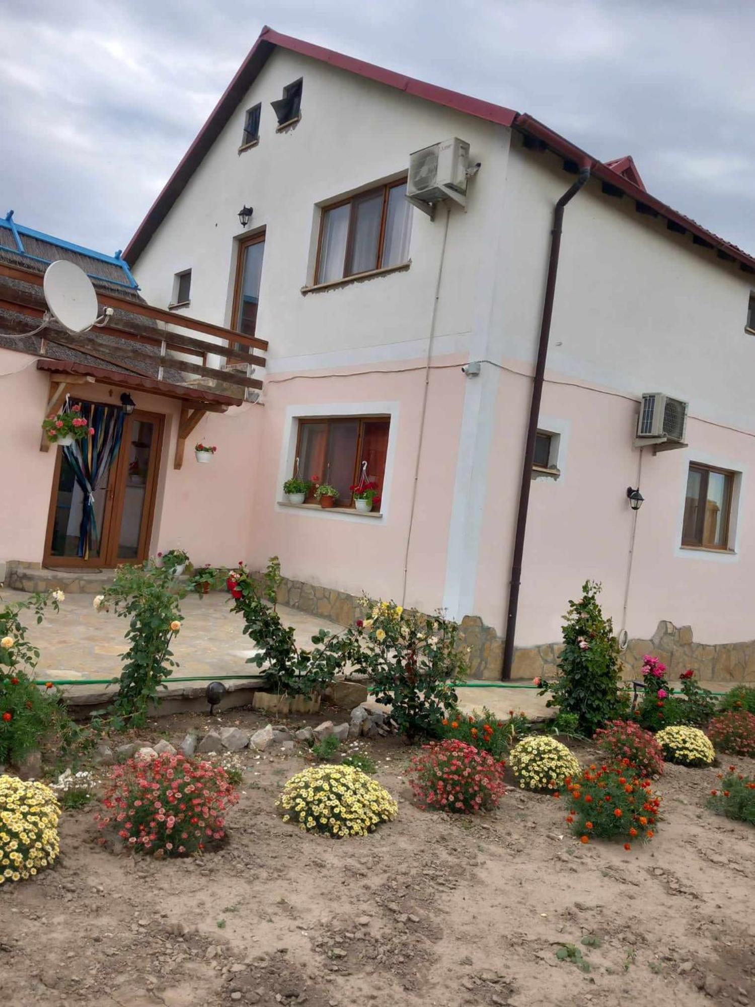 Отель Casa Rasaritul Soarelui Sarichioi Экстерьер фото